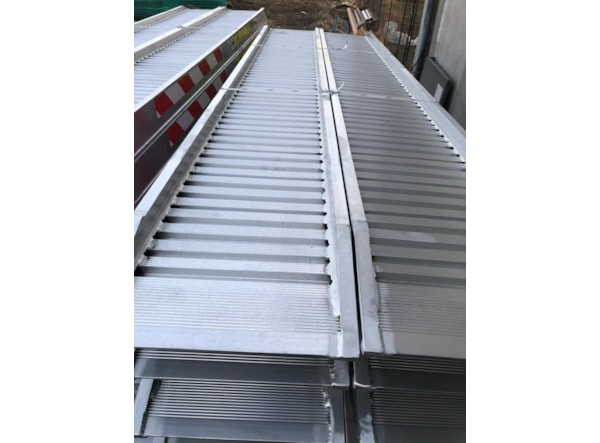 Rampe incarcare/descarcare ITR Rampe 3 m, 4.3 t. cu borduri de vanzare
